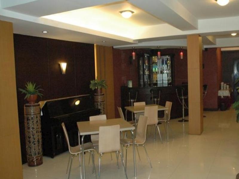 Hotel Bontocinde Makasar Zewnętrze zdjęcie